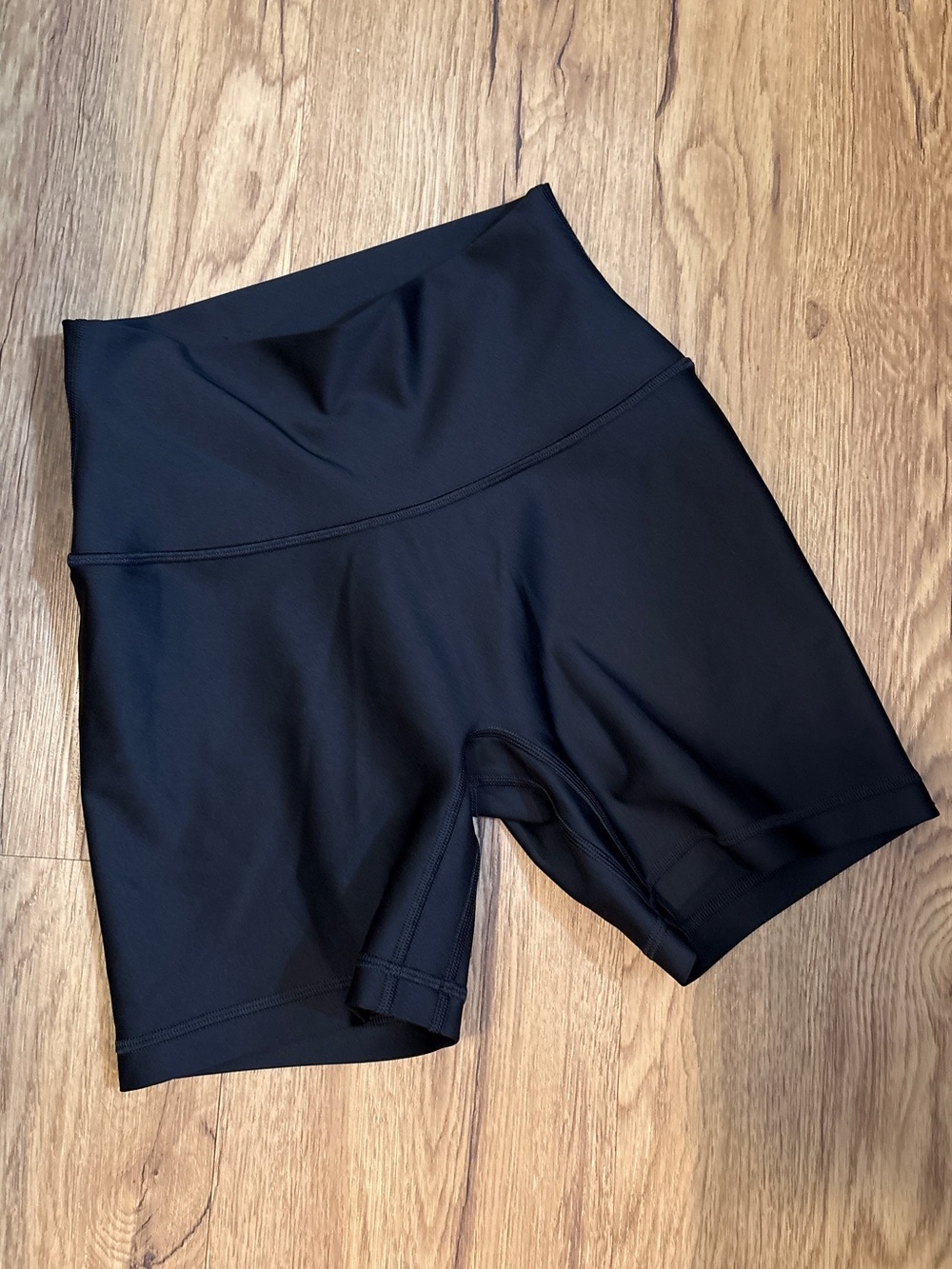 GOLDEN | HIGH RISE SHORT